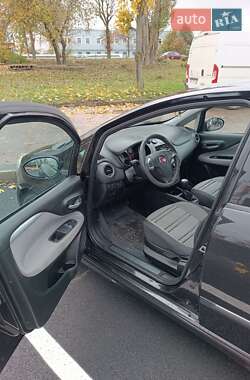 Хетчбек Fiat Punto 2011 в 