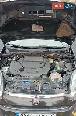 Хетчбек Fiat Punto 2011 в 