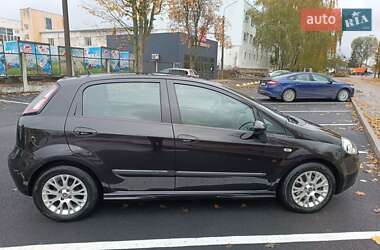 Хетчбек Fiat Punto 2011 в 
