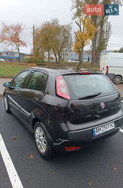 Хетчбек Fiat Punto 2011 в 