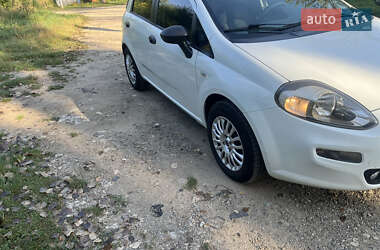 Хетчбек Fiat Punto 2012 в  фото 7 Хетчбек Fiat Punto 2012 в