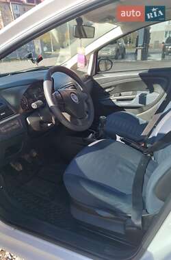 Хэтчбек Fiat Punto 2008 в 