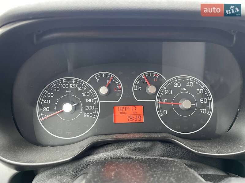 Хетчбек Fiat Punto 2008 в Києві