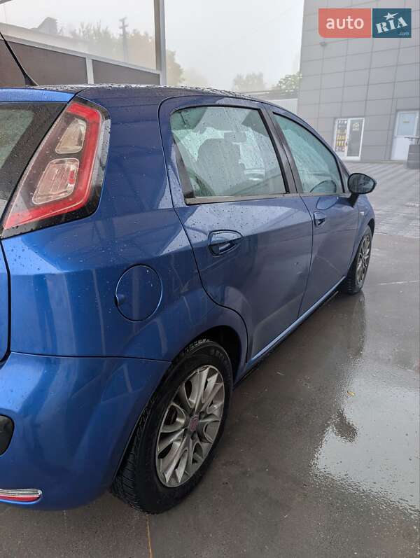 Хетчбек Fiat Punto 2011 в Дніпрі