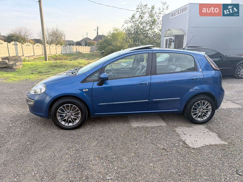 Хэтчбек Fiat Punto 2011 в Черновцах