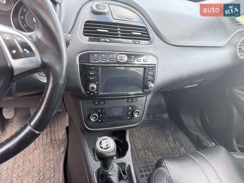 Хэтчбек Fiat Punto 2011 в Черновцах