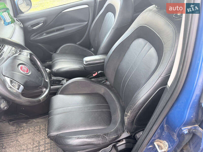 Хэтчбек Fiat Punto 2011 в Черновцах