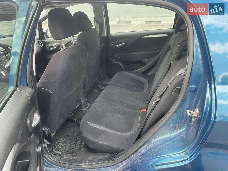 Хэтчбек Fiat Punto 2013 в Киеве фото 10 Хэтчбек Fiat Punto 2013 в Киеве