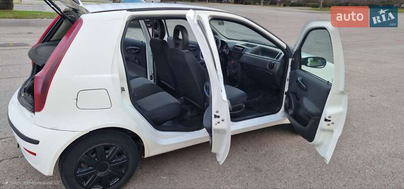 Хэтчбек Fiat Punto 2007 в Черкассах