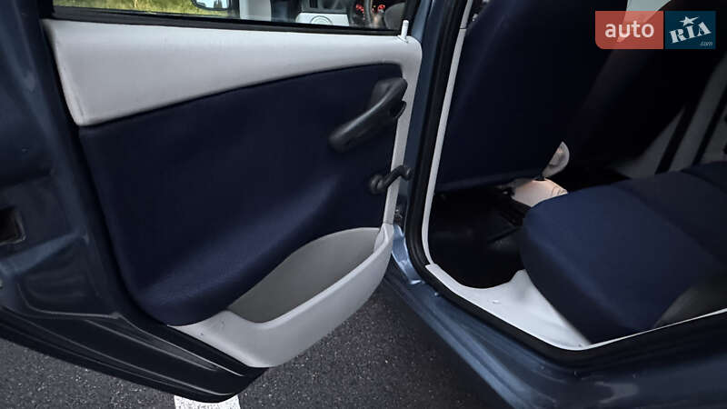 Хетчбек Fiat Punto 2004 в Харкові