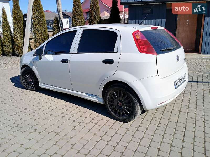 Хетчбек Fiat Punto 2010 в Івано-Франківську