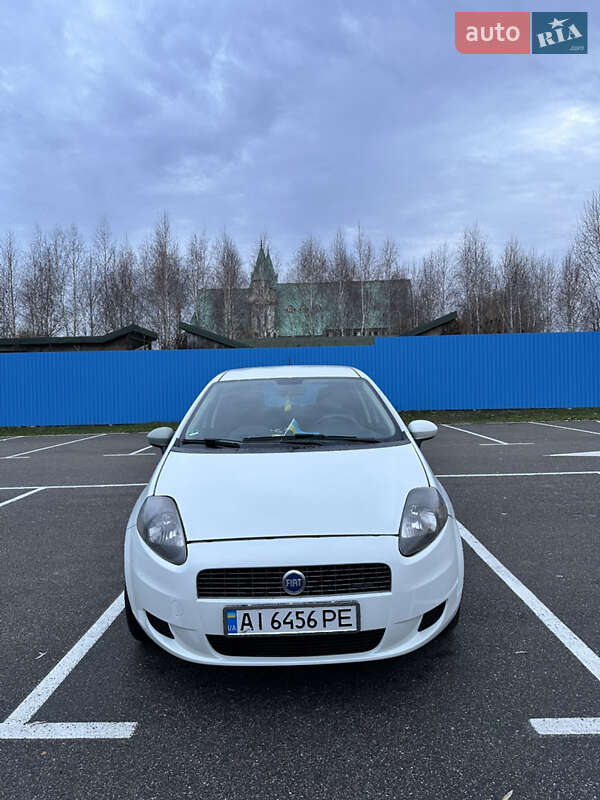 Хэтчбек Fiat Punto 2009 в Дымере