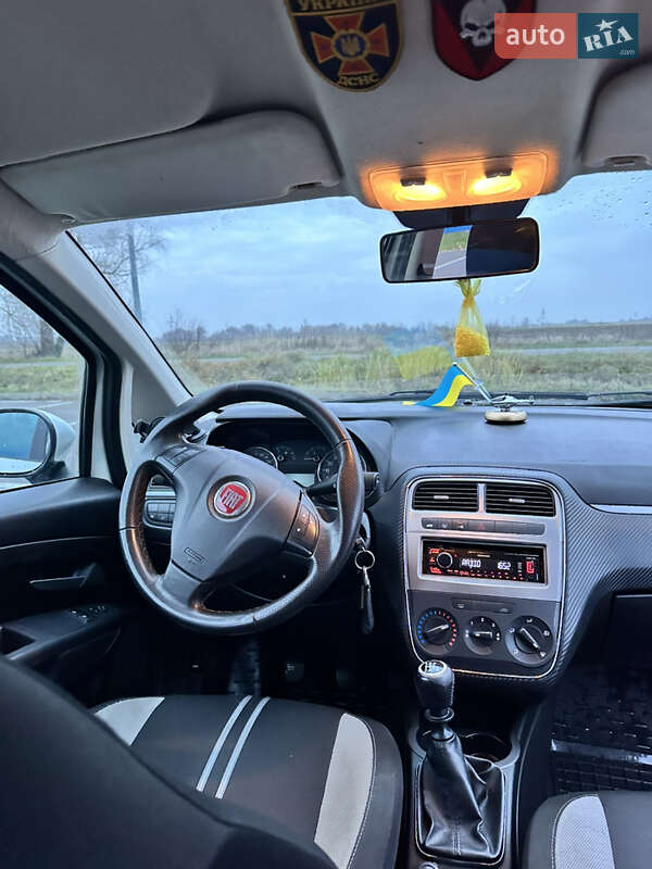 Хэтчбек Fiat Punto 2009 в Дымере