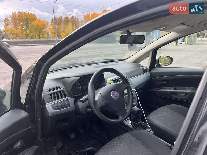 Хетчбек Fiat Punto 2009 в Дніпрі