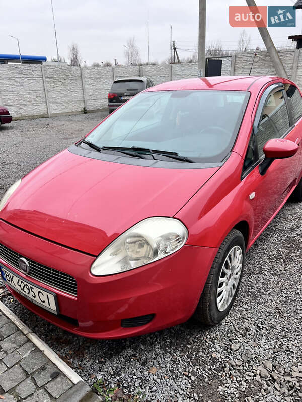 Хетчбек Fiat Punto 2008 в Млиніві