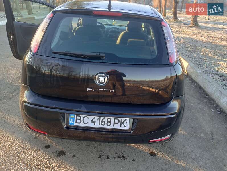 Хэтчбек Fiat Punto 2011 в Стрые