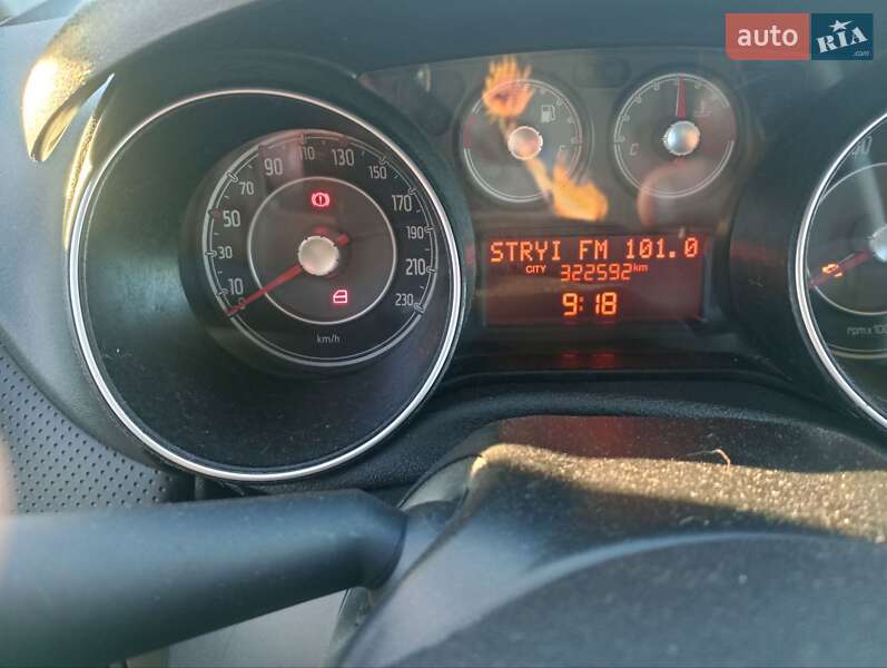 Хэтчбек Fiat Punto 2011 в Стрые