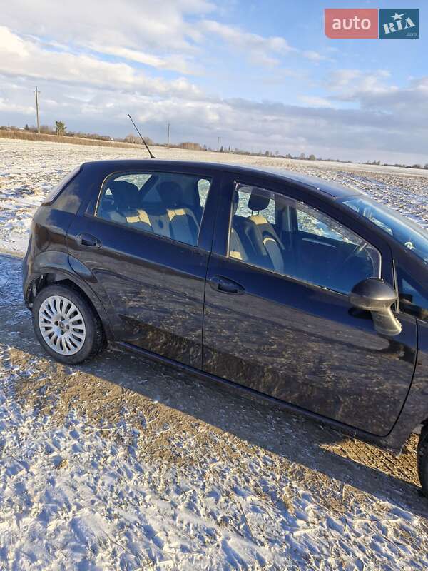 Хэтчбек Fiat Punto 2012 в Луцке фото 11 Хэтчбек Fiat Punto 2012 в Луцке