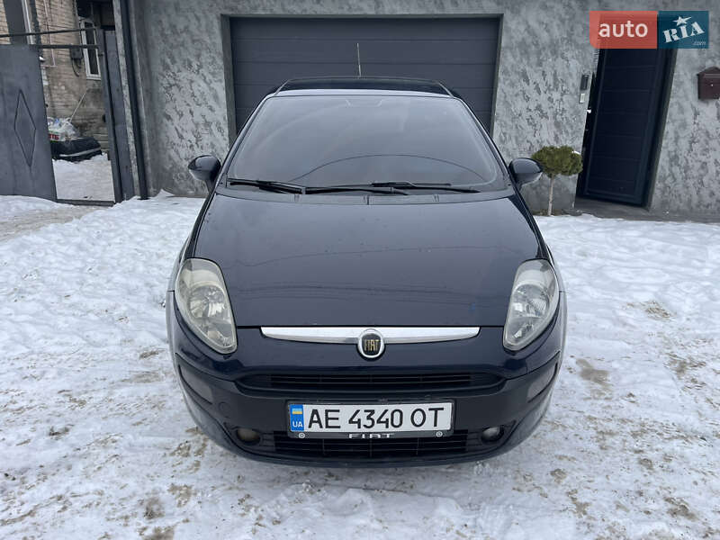 Хэтчбек Fiat Punto 2011 в Запорожье