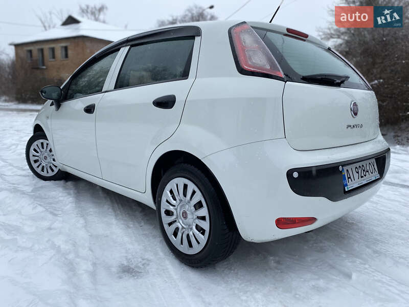 Хэтчбек Fiat Punto 2010 в Ракитном
