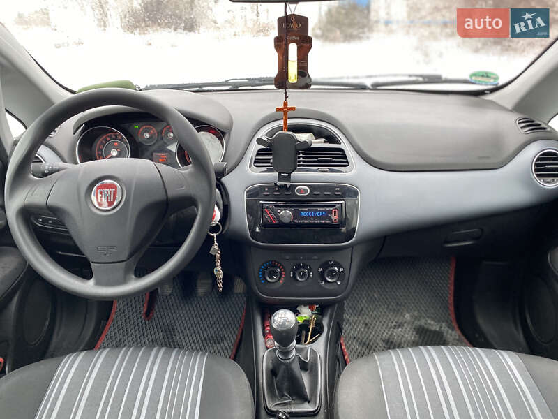 Хэтчбек Fiat Punto 2010 в Ракитном