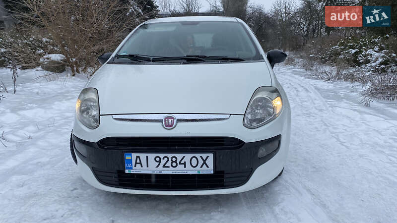 Хэтчбек Fiat Punto 2010 в Ракитном