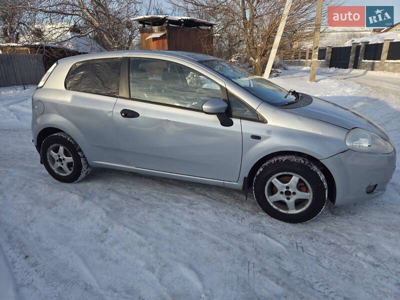 Хэтчбек Fiat Punto 2009 в Киеве