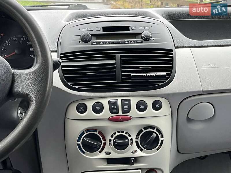 Хэтчбек Fiat Punto 2004 в Киеве фото 18 Хэтчбек Fiat Punto 2004 в Киеве