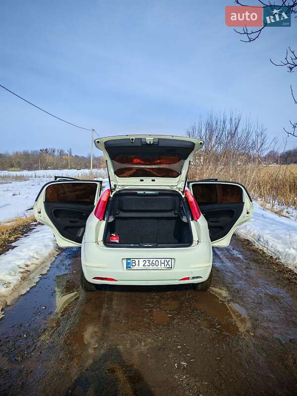Хэтчбек Fiat Punto 2010 в Гадяче фото 11 Хэтчбек Fiat Punto 2010 в Гадяче