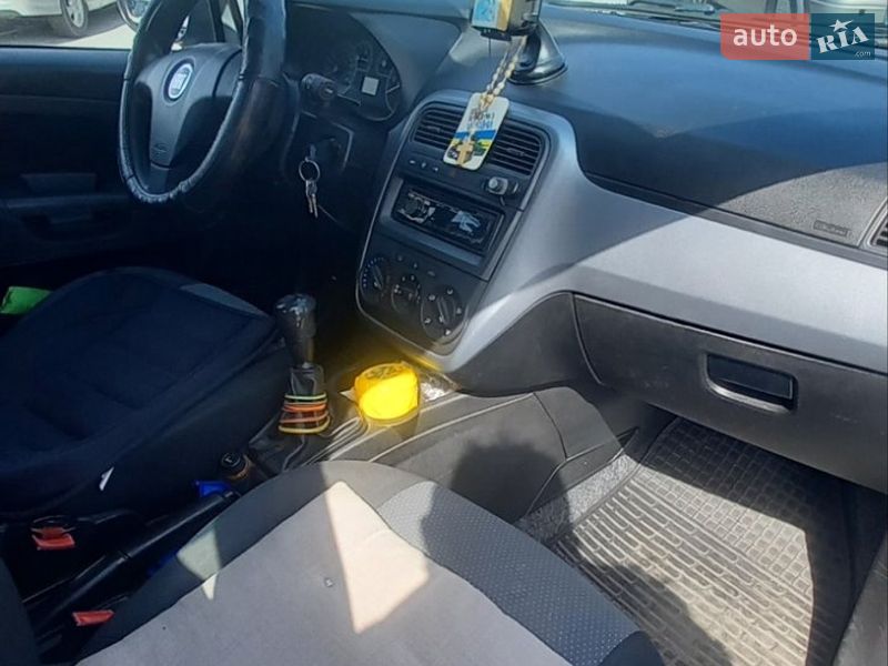 Хэтчбек Fiat Punto 2010 в Стрые