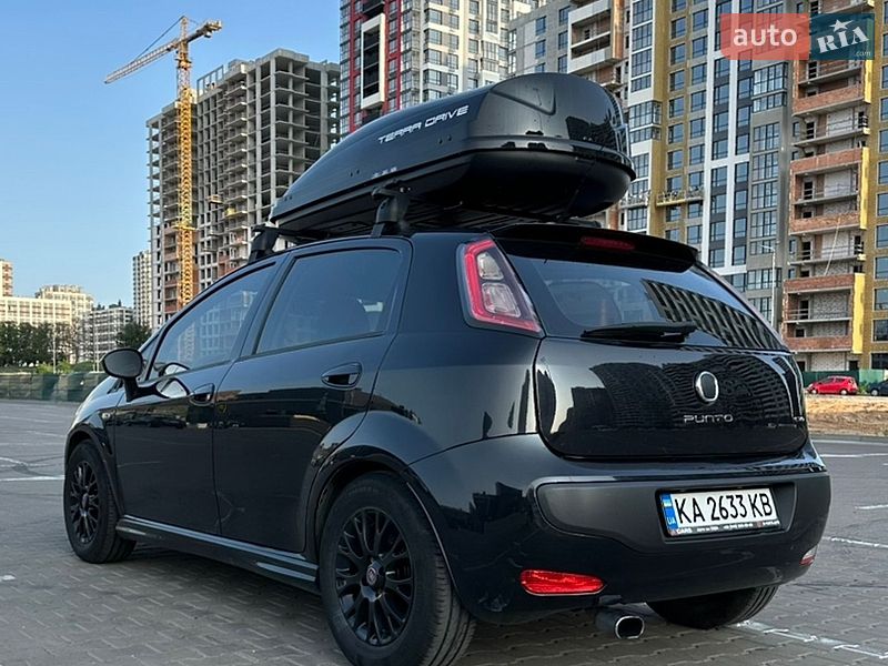 Хэтчбек Fiat Punto 2010 в Киеве