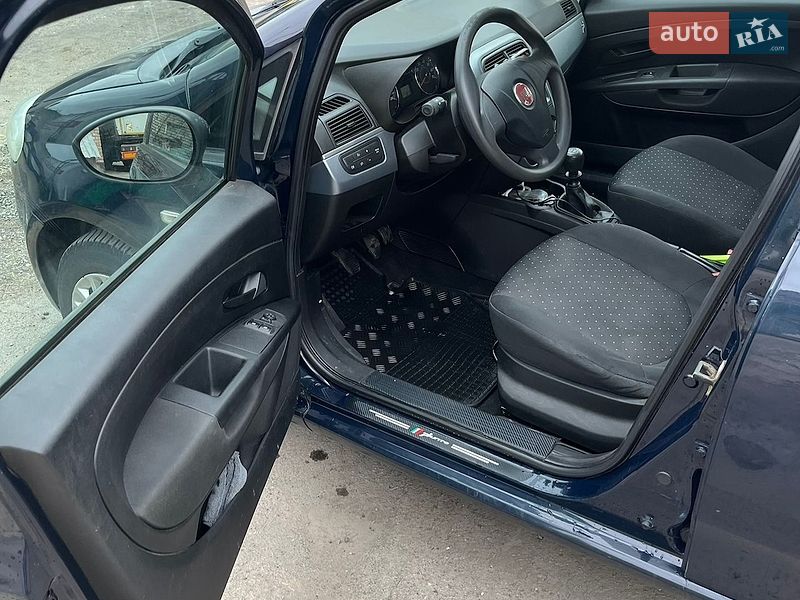 Хэтчбек Fiat Punto 2009 в Луцке