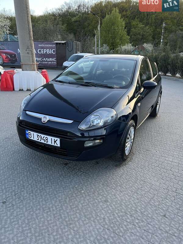 Хэтчбек Fiat Punto 2011 в Полтаве