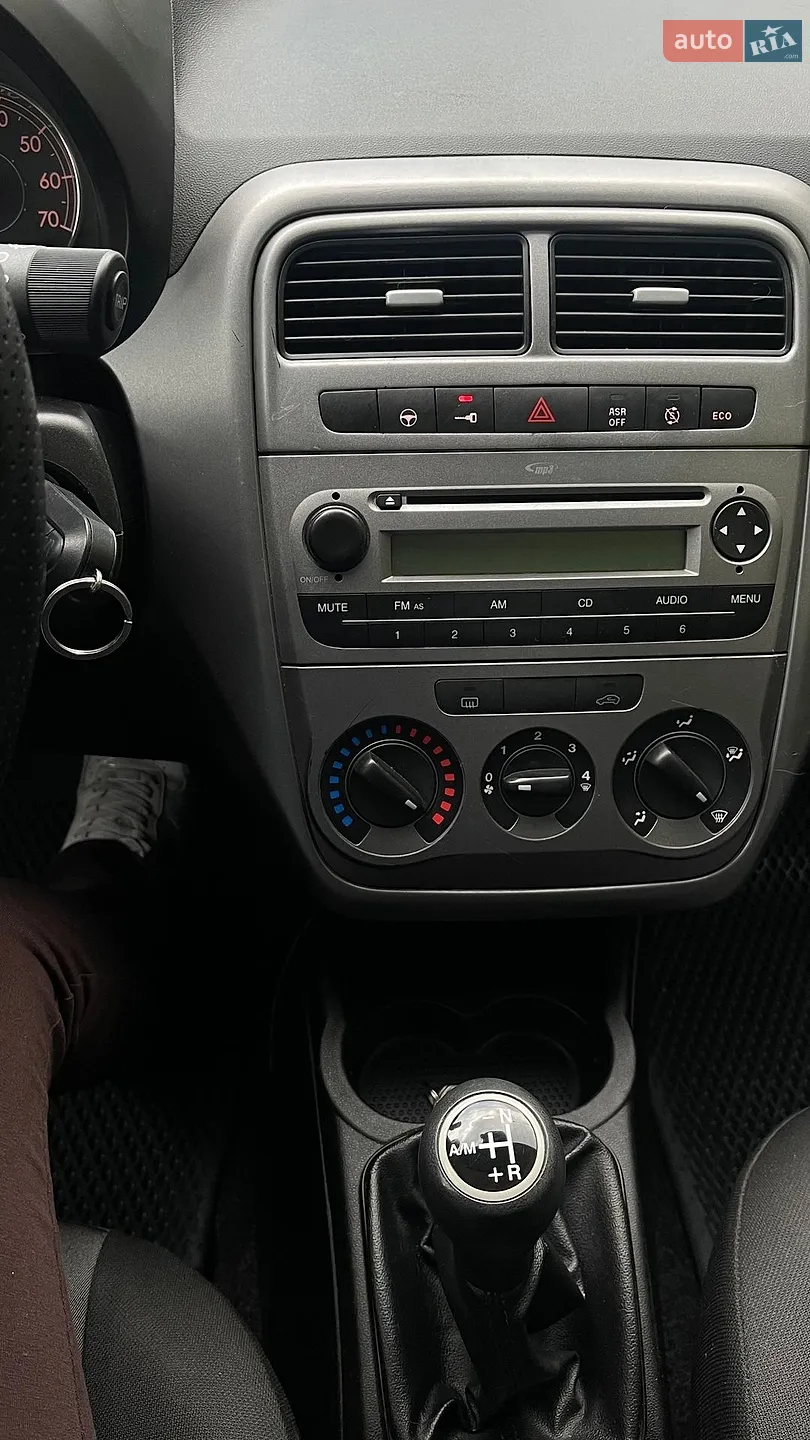 2012 Fiat Punto - мініатюра 16