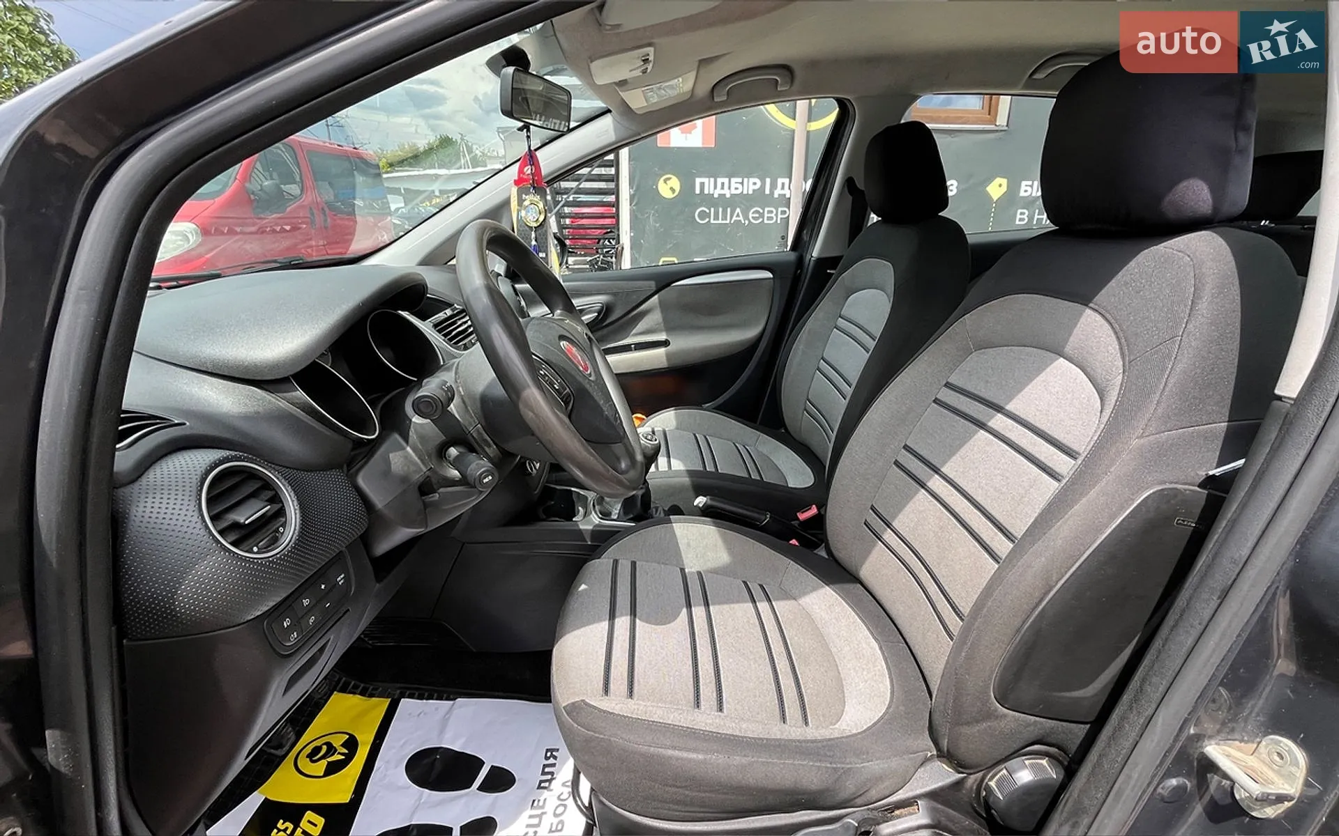 2011 Fiat Punto - мініатюра 11