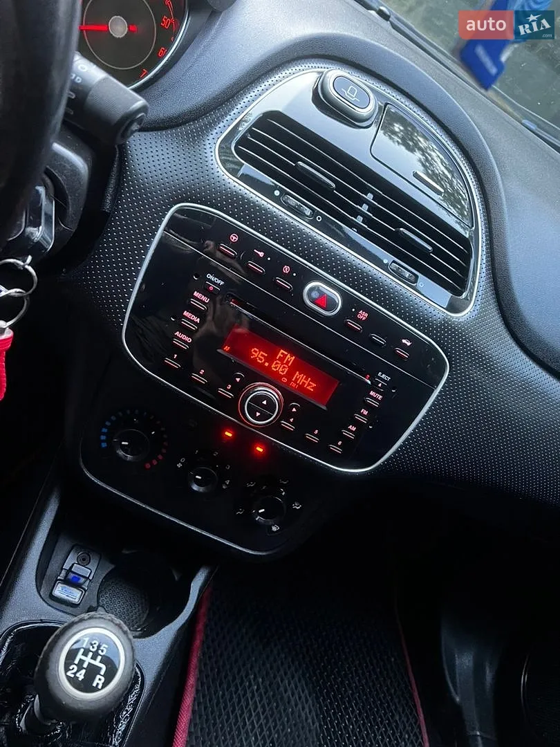 2011 Fiat Punto - мініатюра 12