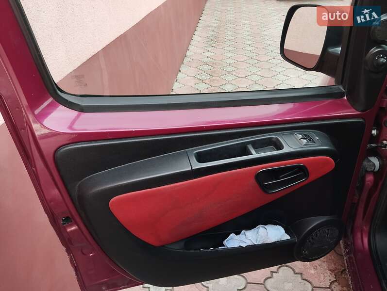 Мінівен Fiat Qubo 2011 в Почаєві