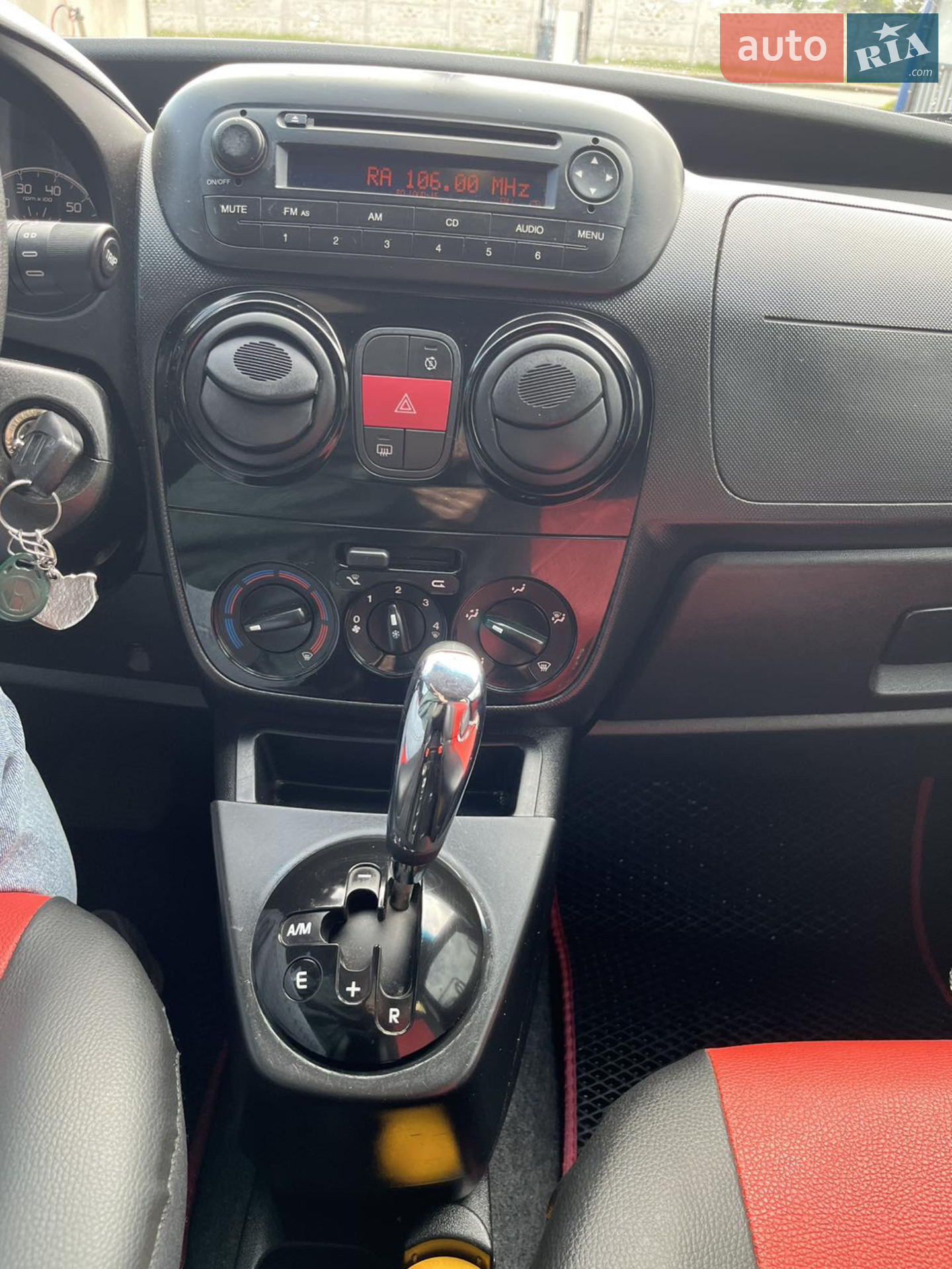 2011 Fiat Qubo - мініатюра 16