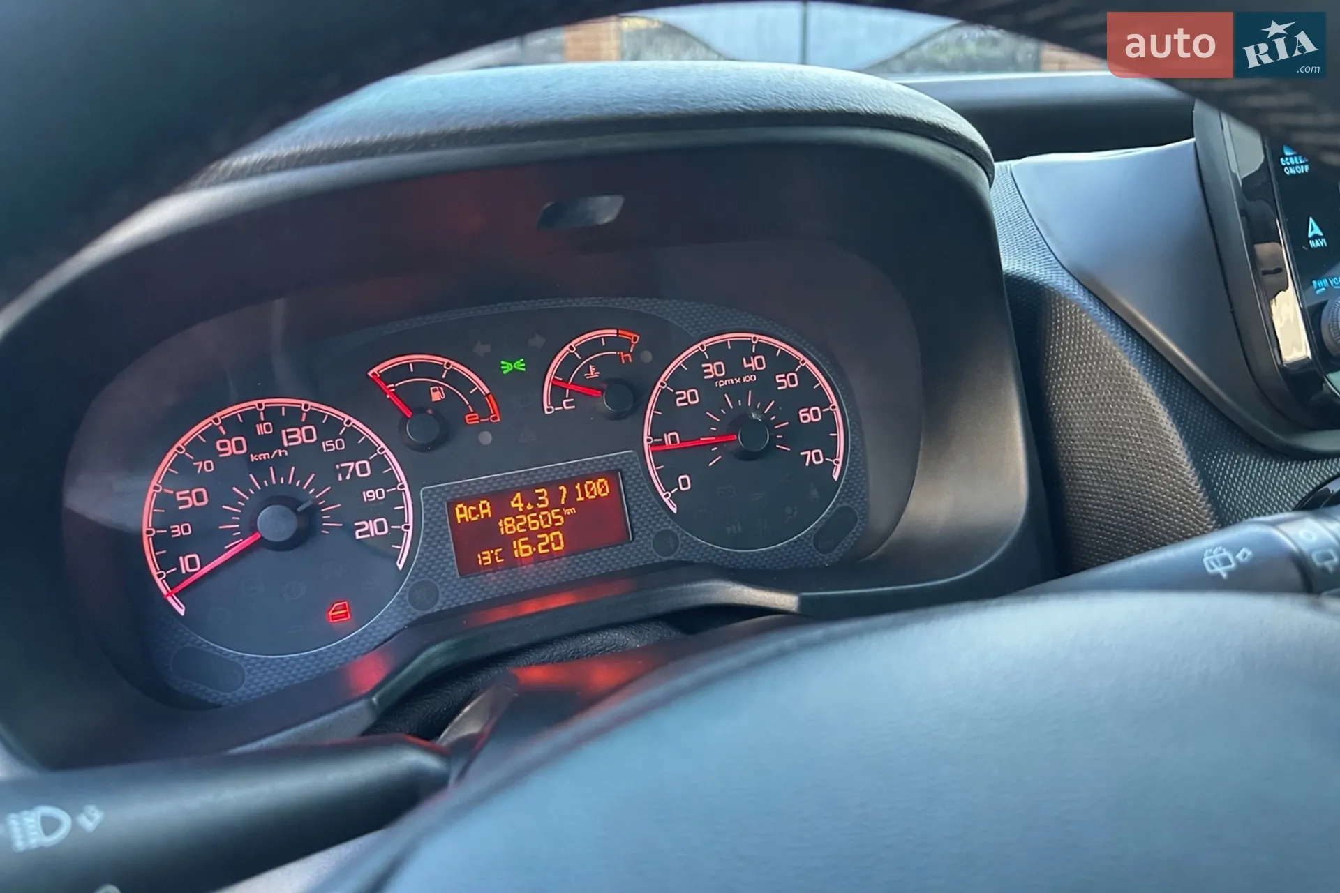 2010 Fiat Qubo - мініатюра 24