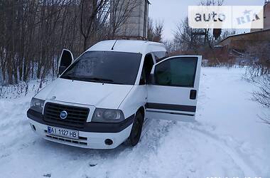 Вантажопасажирський фургон Fiat Scudo 2005 в Кагарлику