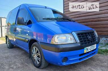 Седан Fiat Scudo 2005 в Сарнах