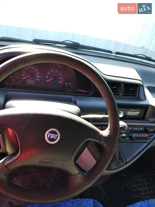 Минивэн Fiat Scudo 2006 в Вараше