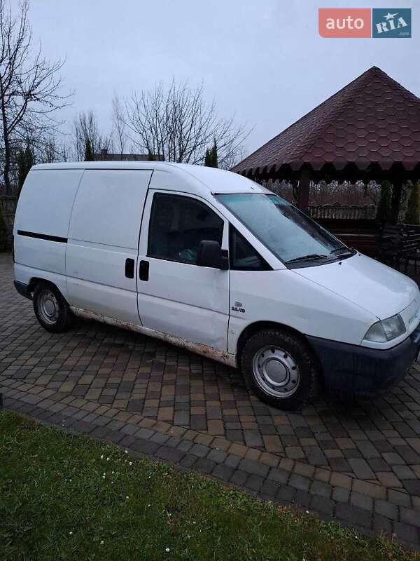 Вантажний фургон Fiat Scudo 2002 в Самборі