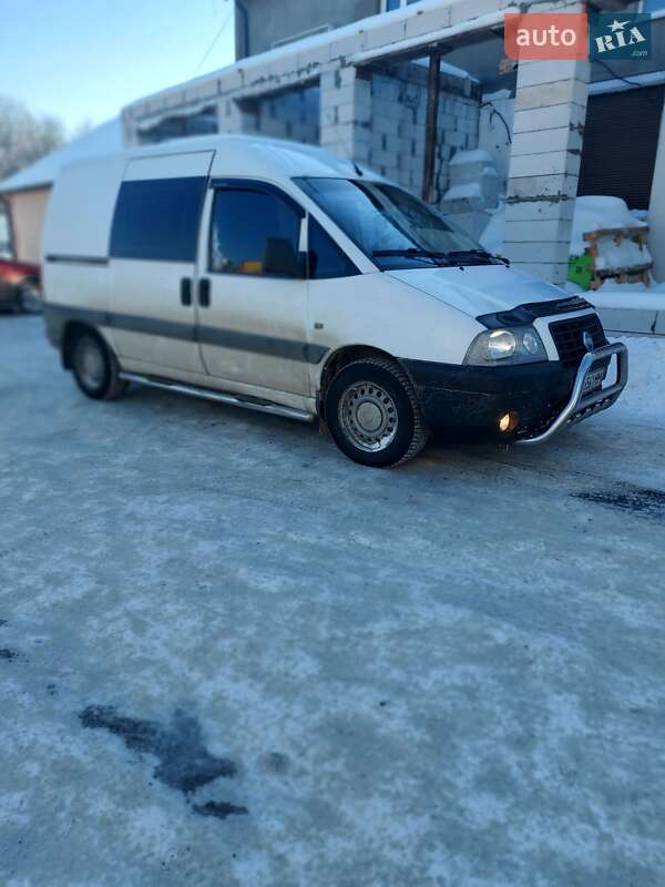 Минивэн Fiat Scudo 2006 в Остроге