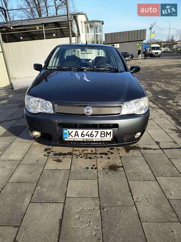 Седан Fiat Siena 2005 в Бородянке