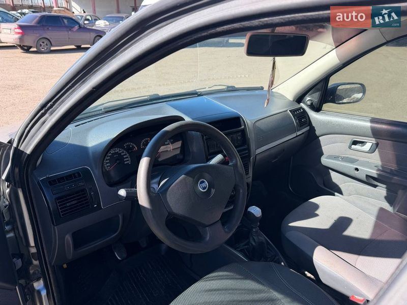 Седан Fiat Siena 2006 в Золотоноше