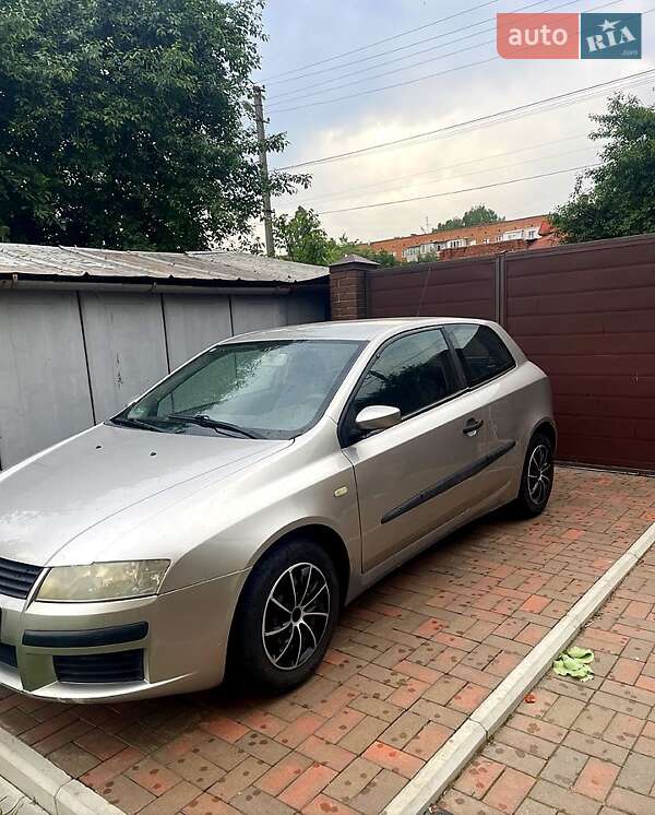 Хэтчбек Fiat Stilo 2002 в 