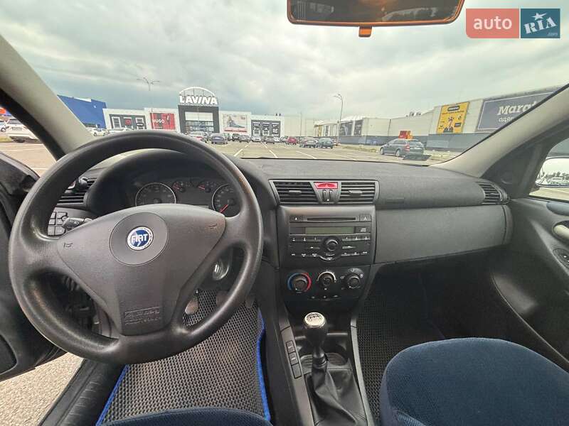 Хэтчбек Fiat Stilo 2003 в Киеве