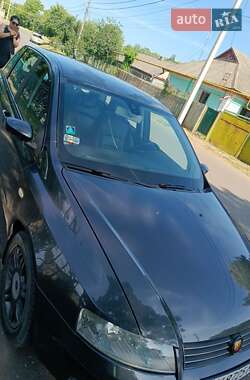Хэтчбек Fiat Stilo 2002 в 