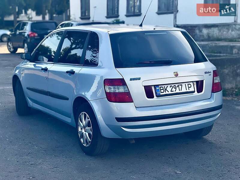 Хэтчбек Fiat Stilo 2003 в Дубно